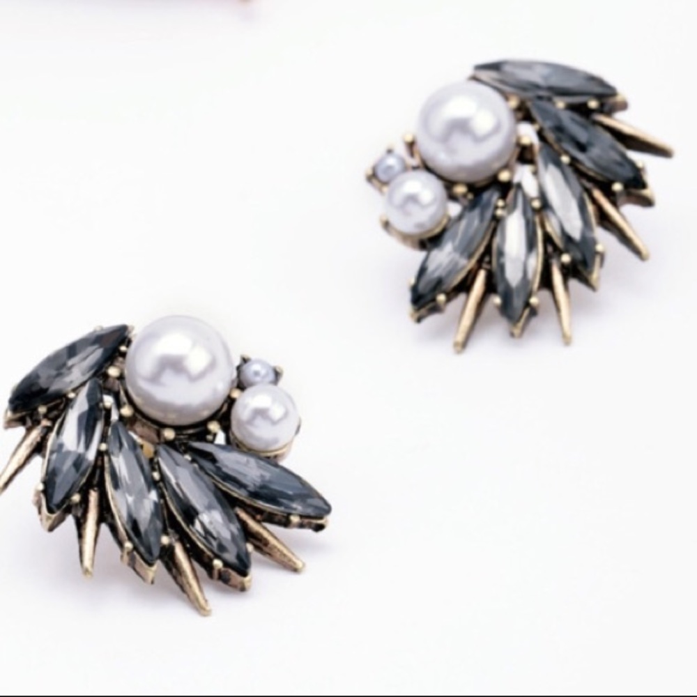 Pearl and Crystal Statement Stud Earrings - Picture 8 of 11